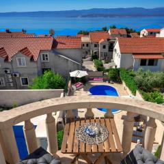 Hektorovic poolside apartments