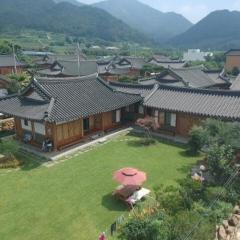 Suncheon Sagyejeol Haeoreum Hanok Pension