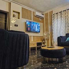 Homey 2-Bed-Apt 24HRS POWER & Unlimited Internet Access