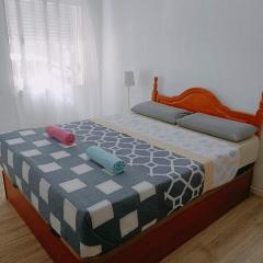 8 mins walk to Train Station Low Cost Youth Hostel