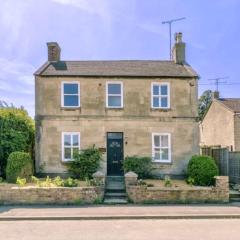 Luxury Cotswolds Cottage with Hot Tub