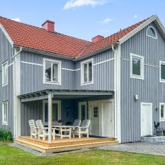 Gorgeous Apartment In Värnamo With Kitchen