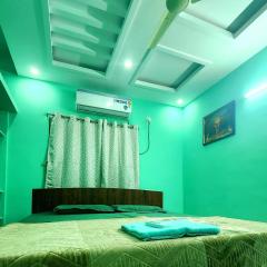 Ruhithahomestay- AC ROOMS-FREE WIFI- ANDROID TV - NEAR TO ALIPIRI- DOOR SERVICE