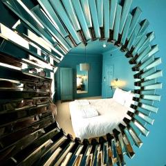 ROOMS AT THE QUAYSIDE - stylish en-suite rooms on Poole Quay all fully refurbed