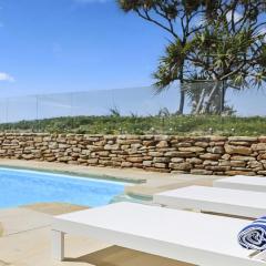 Captain's Quarters - Absolute Beachfront, Pool, Pets, Family Friendly