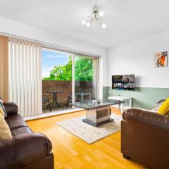 Stylish 2 Bedroom Flat in Hagley Rd by Novo Stays