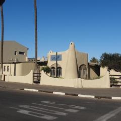 DESERT DREAMS BED and BREAKFAST CC