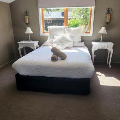Montrose Barn House- Entire Home