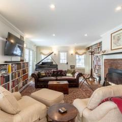 Beautifully Restored Home In Manchester Village