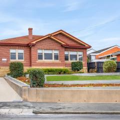 Gorgeous Hobart Accommodation - Park on Park - New Town