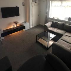 The Hideaway Home BD5 - 2 Bed lovely modern House