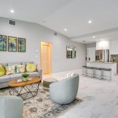 Chic North Miami House about 7 Mi to Hard Rock Stadium
