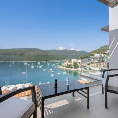 Apartement Mirella 2 "Your romantic sea-view escape in the heart of Rabac"