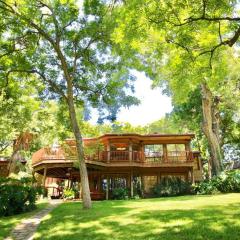 The River Haven - Sleeps 32 - on Guadalupe River