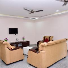 SHALOM RESIDENCE - 2BHK-AC Service Apartments, Premium amenities, Kitchen with Stovetop, Free WiFi