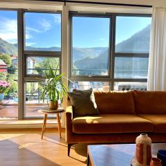 Top floor apartment with mountain view, terrace 22sqm, free parking
