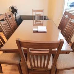 London Luxury 3 bedroom flat, 2 bathrooms, Living Room, free parking, 4 mins to station, garden