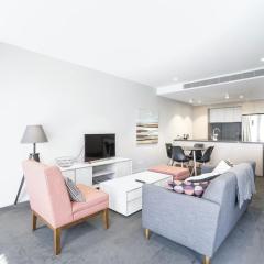 Kingston Foreshore Island - Waterfront luxury - Hosted by Canstay