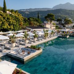 Lazure Hotel & Marina