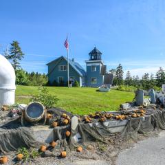 4 Mi to Acadia Trails Coastal Maine Home with Deck