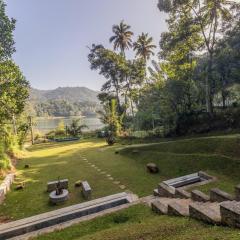 River Moon Cabin, Kandy