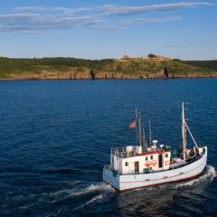 Varra Water - Unique Boat Accomodation - Bornholm - Fjælstavn