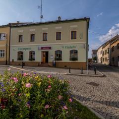 Penzion a restaurace U Vladaře