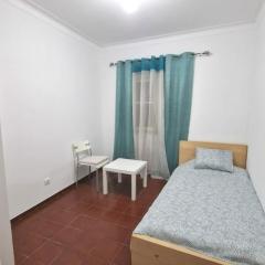 Single Room in T4 Apartment Cacilas Almada