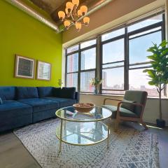 McCormick Place modern 2br-2ba Loft with optional parking for 8 guests