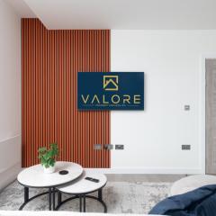 Modern Flat with Parking - Last Min Deals Available