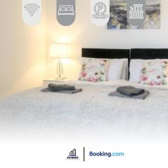 2 Bed Apt City Centre By NYOS PROPERTIES Short Lets & Serviced Accommodation