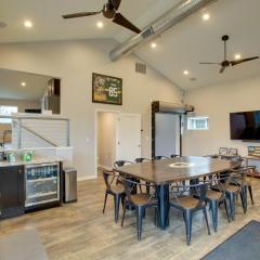 Green Bay Getaway Near Lambeau Field and Resch!