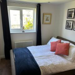 Best rated in Barnsley- apartment sleeps 4 & 5 minute walk to town centre