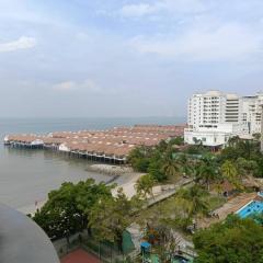 GLORY BEACH RESORT, PD @ Ocean Breeze (seaview) 3 Bedroom Apartment