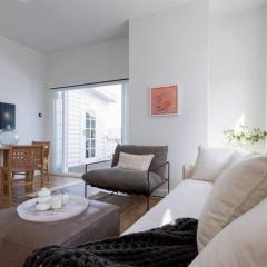 Victoria's on High - 3 Bedroom Home with City Views