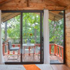Pine Hill Villas & Camping