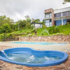 Casa de Campo 5 Estrellas en La Cumbre, Piscina, jacuzzi, WiFi,,