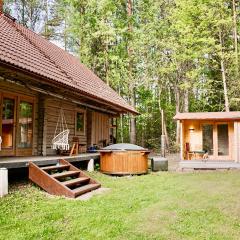 Quiet Log House, Vaikne palkmaja, saun ja kümblustünn