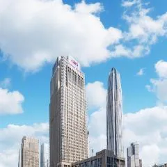 深圳好日子皇冠假日酒店 毗邻会展中心 深交所 福田高铁站及市民中心 设有室外恒温泳池