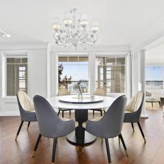Luxury Waterfront Holiday Home