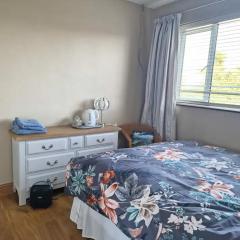 Private double room in central location