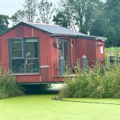 Red Sheds Cabin 'Herons Den'