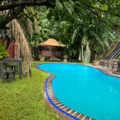 VILLA ESCONDIDA
