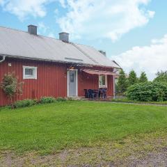 2 Bedroom Cozy Home In Falköping