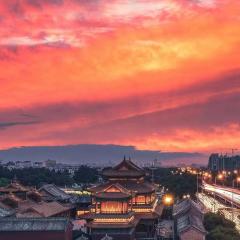 Happy Dragon Courtyard- Newly renovated with French Windows, Near Tian'AnMen Forbidden City,Lama Temple and Heaven Temple, 3minutes walk from Subway,Fluent English speaking with tourist sights tickets service ,Free coffee &laundry Service