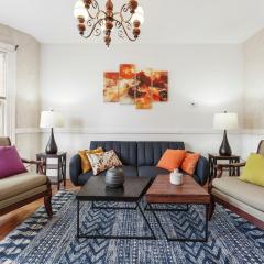 Charming New England style apartment 6 miles to downtown Boston, 4 miles to Logan airport