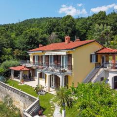 Apartment villa Valy by Interhome