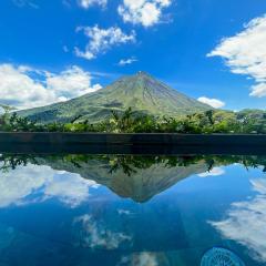 Villas Jawara ! Un Volcán en su Jardín !