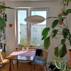 Wygodne mieszkanie na Mokotowie blisko metra - Comfortable apartment close to the subway