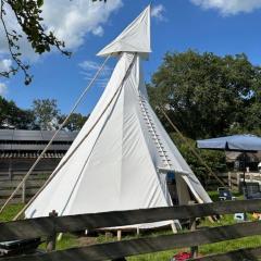 Tipi tent